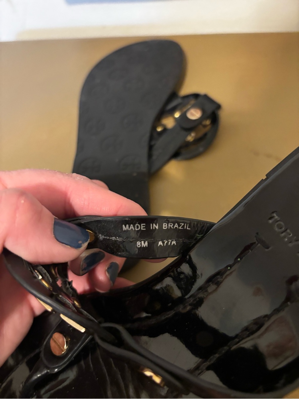 Tory Burch Black Patent Leather Logo Thong Sandals with Gold Hardware - Picture 7 of 8